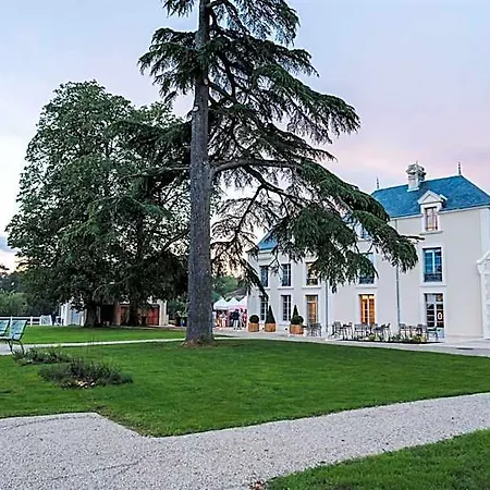 Domaine De L'ecorcerie Hotel 3*