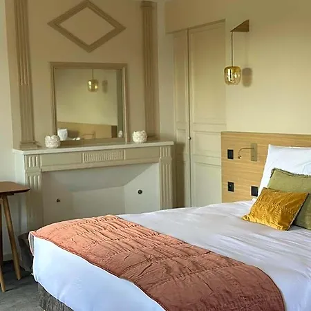 Domaine De L'ecorcerie Hotel